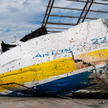 Zniszczony ukraiński samolot An-225 „Mrija” na lotnisku w Hostomelu