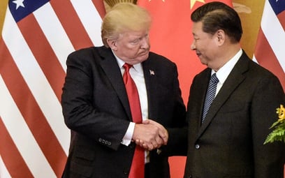 Prezydent USA Donald Trump na zdjęciu z prezydentem Chin Yi Xinpingiem w czasach sprzed wojny handlo