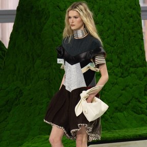 Pokaz kolekcji Louis Vuitton Winter 2026/2027 podczas Paris Fashion Week.