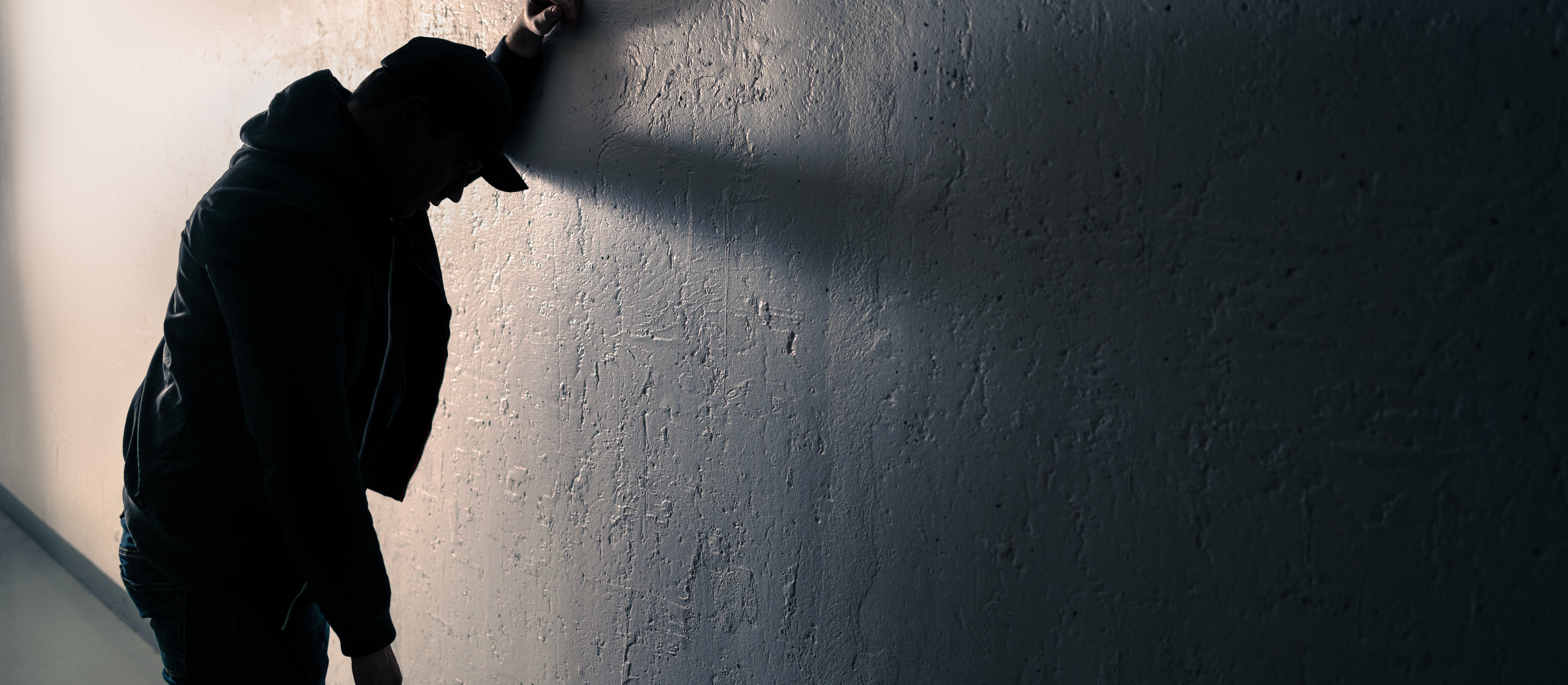 Jak alkohol wpływa na mózg? Naukowcy wyjaśniają, co dzieje się, gdy jesteśmy pijani