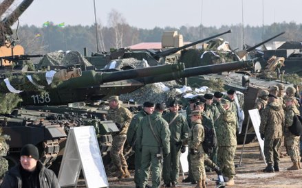 Żołnierze podczas inauguracji polsko-amerykańskich szkoleń wojskowych z udziałem amerykańskiej Pance