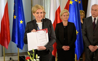 Posłanka Urszula Pasławska podczas uroczystości wręczenia zaświadczeń o wyborze nowo wybranym posłom