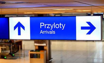 Co z maseczkami na lotnisku i w samolocie - ważny komunikat dla pasażerów
