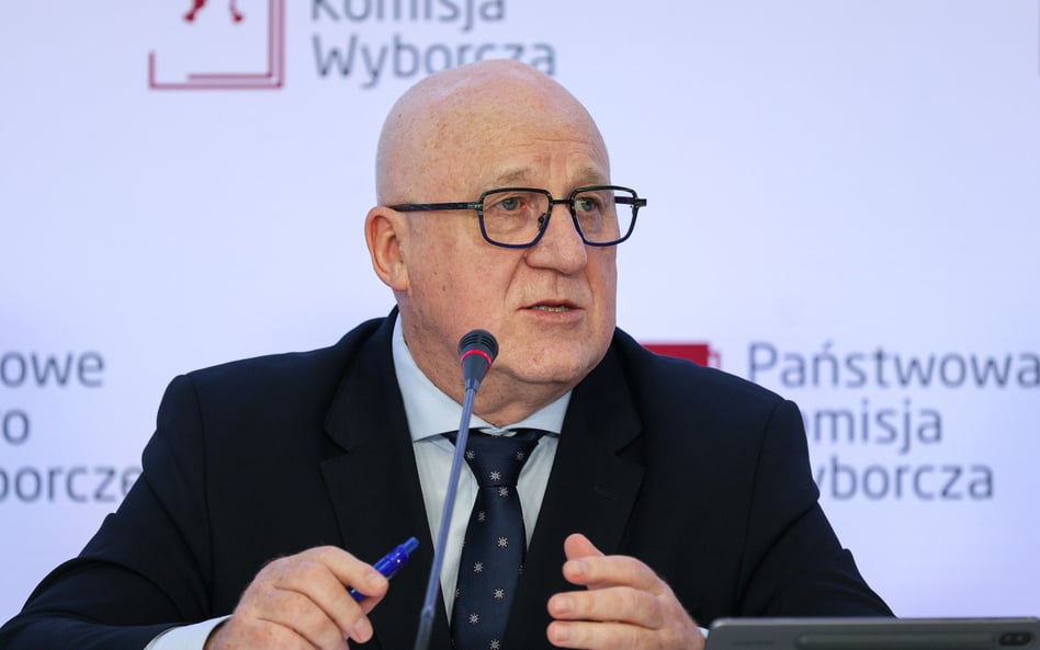 Przewodniczący PKW Sylwester Marciniak na konferencji prasowej Państwowej Komisji Wyborczej