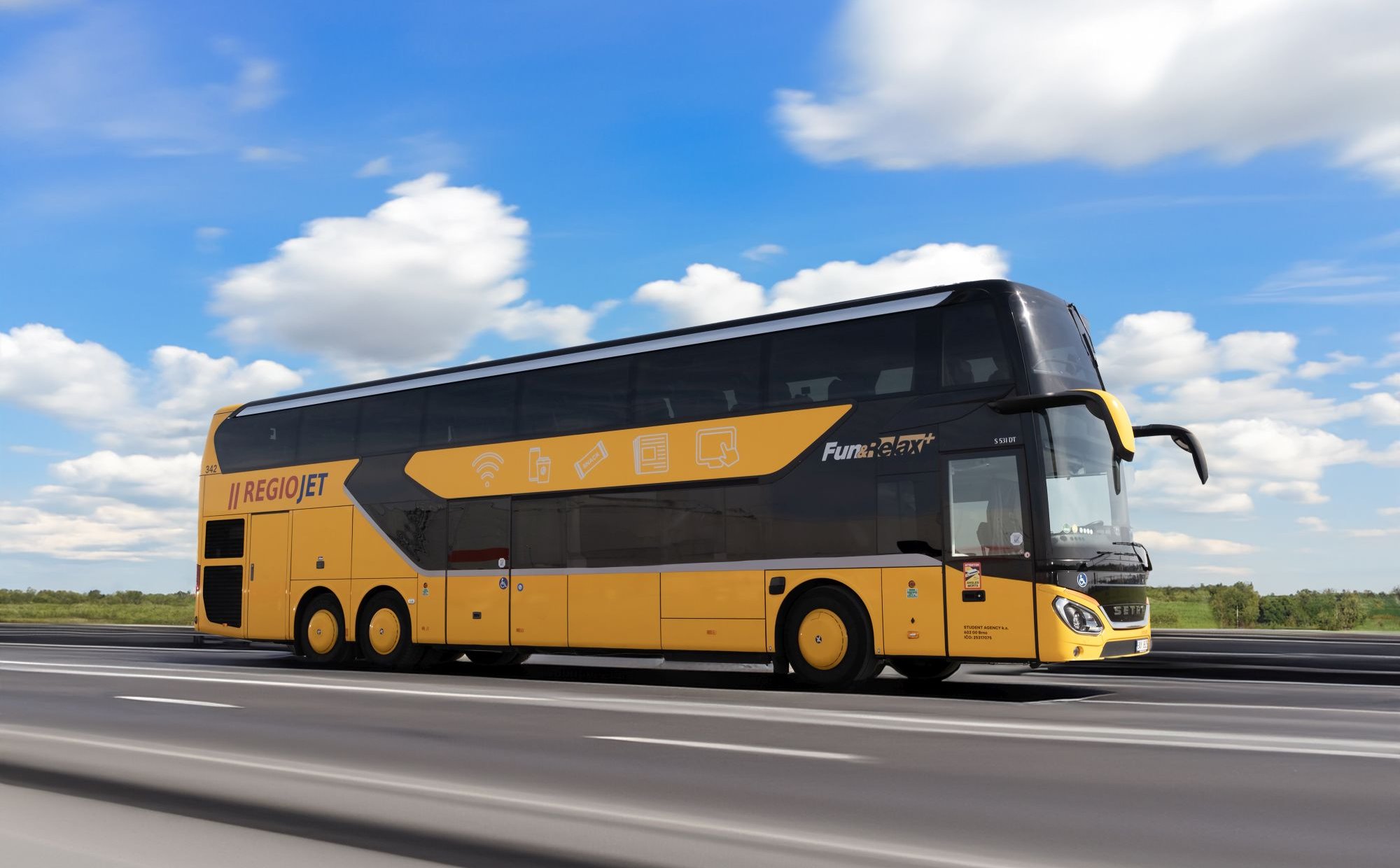 Z Warszawy do Pragi dwupokładowym autobusem. „Nowy standard podróżowania”