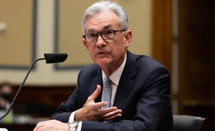 Przewodniczący Fedu Jerome Powell przyznał w środę, że sama polityka pieniężna nie jest w stanie prz