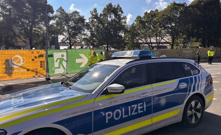 Policja przed terenem Oktoberfestu w Monachium