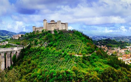 Widok na Spoleto. Położonego na wzgórzu miasta nie był w stanie zdobyć nawet Hannibal. Prawie 250-me