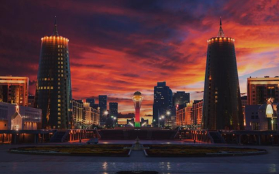 W Astanie – od 20 lat stolicy Kazachstanu, przeniesionej z Ałmaty – jak grzyby po deszczu wyrastają 