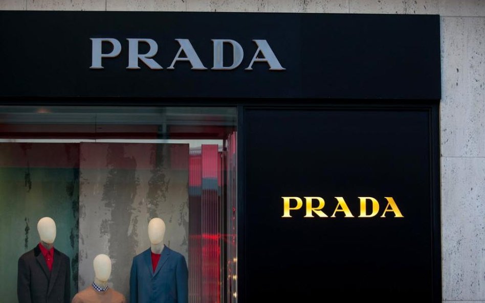 Prada traci przez kampanię