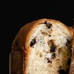 Tradycja pieczenia panettone pochodzi z okolic Mediolanu, ale przed świętami to ciasto można kupić w