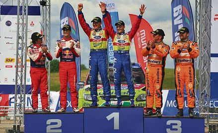 Zwycięzcy na podium w Mikołajkach