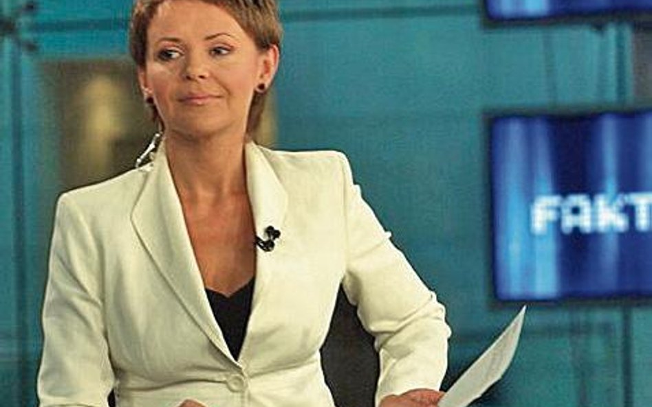 Justyna Pochanke podaje informacje w TVN 24