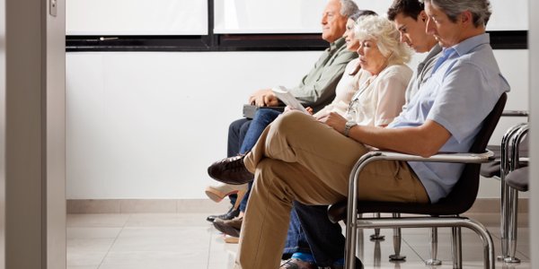 Te zawody nie płacą składki zdrowotnej. Eksperci: czas skończyć z przywilejami