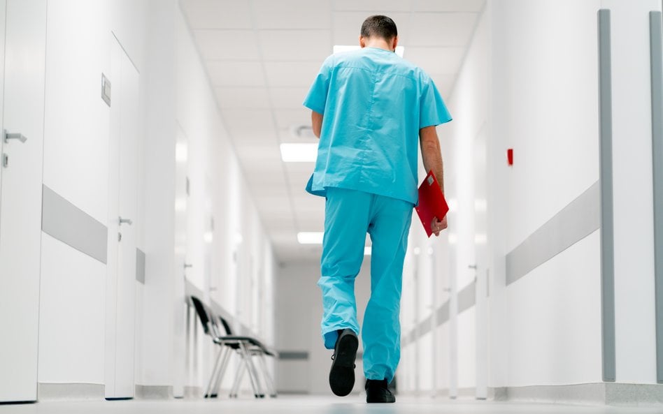 Lekarze muszą potwierdzić znajomość polskiego. Termin mija 1 maja