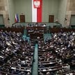 Posłowie na sali plenarnej Sejmu w Warszawie