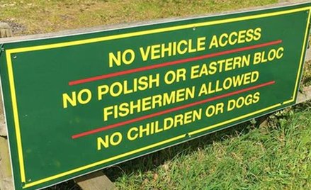 "Zakaz wstępu dla Polaków, dzieci i psów" usunięty