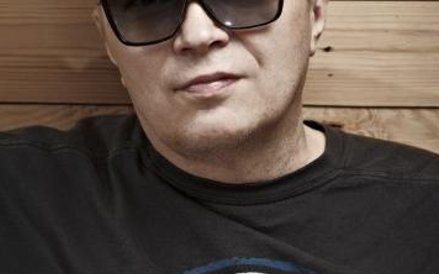 Muniek Staszczyk podkreśla taneczno-soulową aurę płyty.