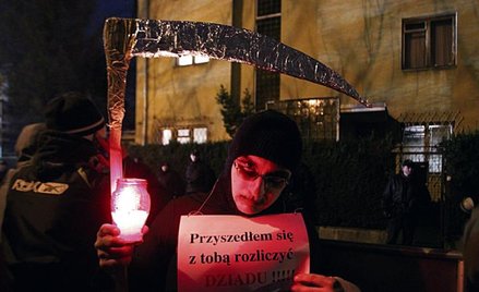 Dziś przed domem przy ul. Ikara 5 zbierają się przeciwnicy gen. Wojciecha Jaruzelskiego