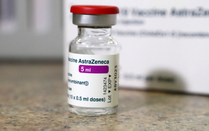 Koronawirus. Czy jest związek między pojawieniem się zakrzepów a szczepionką AstraZeneca?