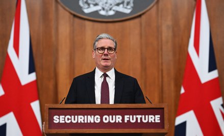 Premier Wielkiej Brytanii Keir Starmer koordynuje budowę europejskiej misji pokojowej w Ukrainie