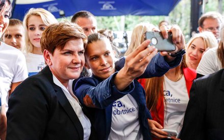 Skatepark na Rozbrat. Spotkanie Beaty Szydło z wolontariuszami wspierającymi PiS w parlamentarnej ka