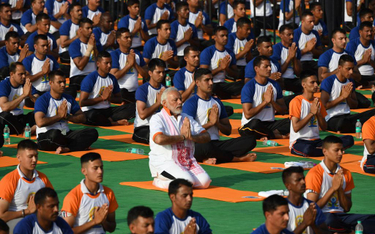 Premier Indii poprowadził zajęcia jogi