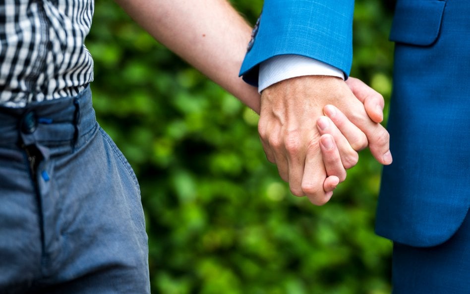 Sondaż dla „Rzeczpospolitej”: Polacy nie chcą świadczeń z ZUS dla par jednopłciowych