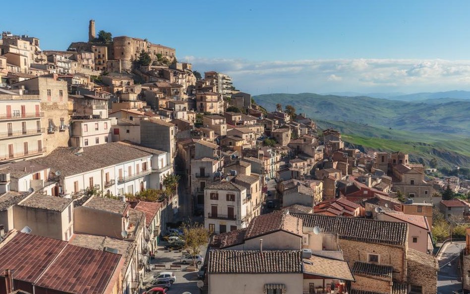 Sycylijskie miasto Cammarata rozdaje domy za darmo