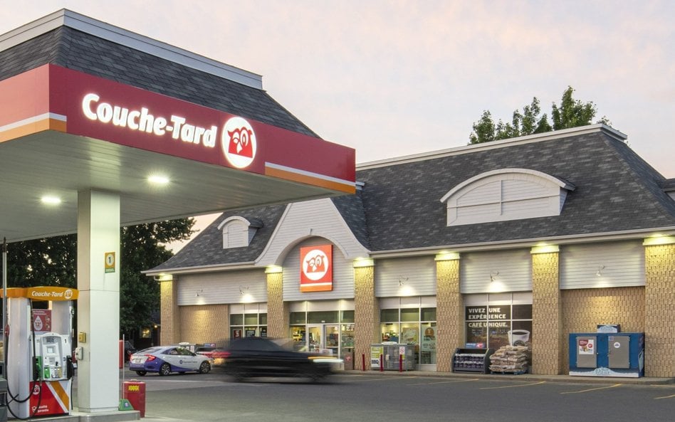 Alimentation Couche-Tard to właściciel stacji benzynowych Circle K. Liczy, że przejęcie Żabki przyni