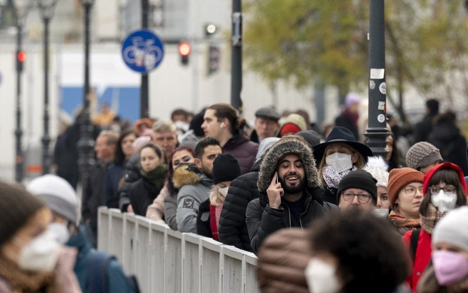 Austria jako pierwsza w Unii Europejskiej wprowadza obowiązek szczepień przeciw COVID-19