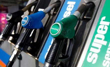 Marże paliwowe: podatki podniosą ceny benzyn, diesla i LPG