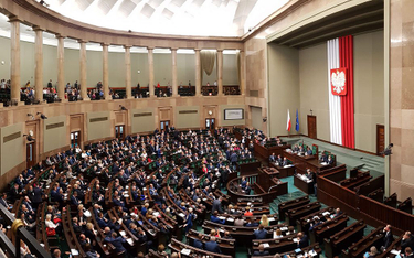 Na wniosek PiS Sejm dokończy obrady po wyborach