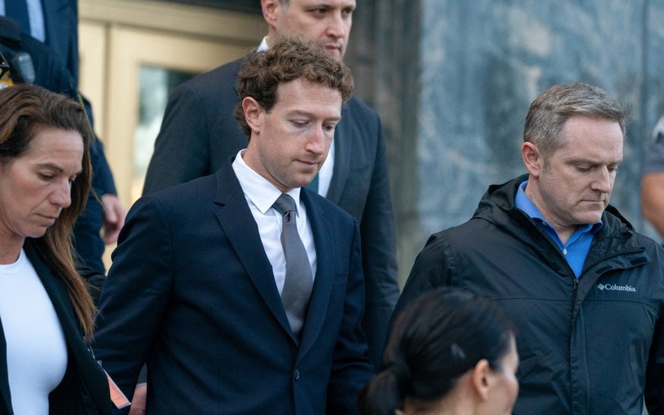 Mark Zuckerberg, dyrektor generalny Meta Platforms Inc., opuszcza Sąd Najwyższy w Los Angeles w Kali