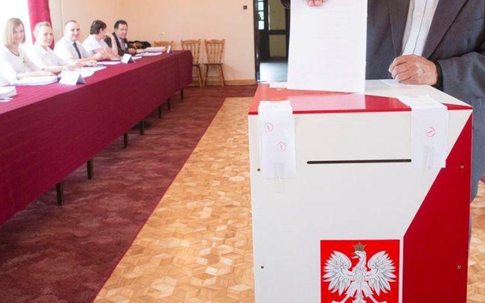 Referendum z wyborami bez przeszkód