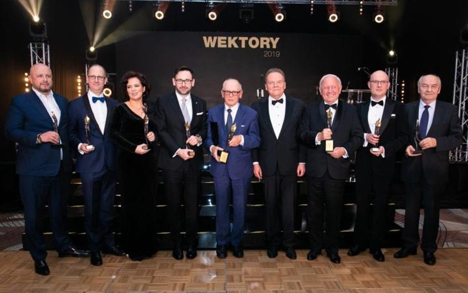 Laureaci Wektorów 2019. Od lewej: Krzysztof Inglot, prezes Personnel Service, Maciej Mądrala, prezes