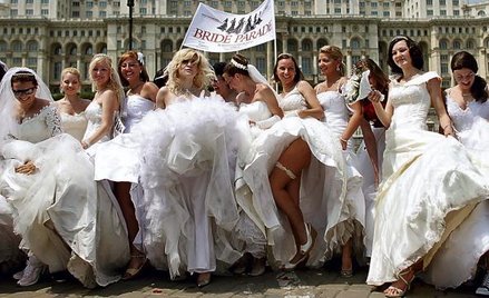 Panny młode przemaszerowały w niedzielę ulicami Bukaresztu