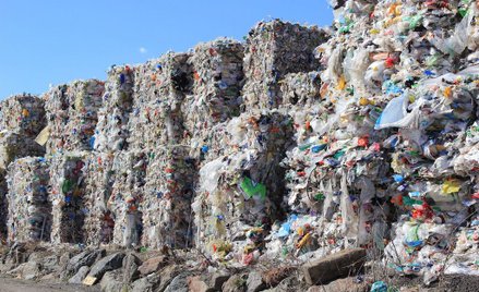 Które firmy najbardziej zanieczyszczają plastikiem?