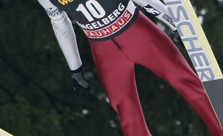 Kamil Stoch w sobotę był drugi, wczoraj 14. W pięciu pierwszych konkursach sezonu zdobył jeden punkt