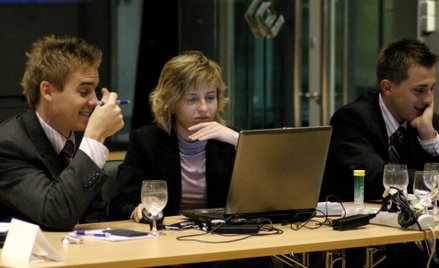 Młodzi coraz mniej interesują się giełdą