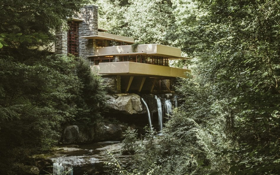 Rezydencja Fallingwater powstała na zamówienie amerykańskiego przedsiębiorcy Edgara J. Kaufmanna jak