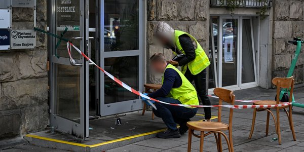 Atak na biuro Platformy Obywatelskiej. Policja: Sprawca został zatrzymany