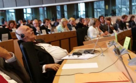 Korwin-Mikke spał w Parlamencie Europejskim