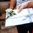 Nowożeńcy mogą bez obaw wpłacić pieniądze z kopert ślubnych na konto bankowe