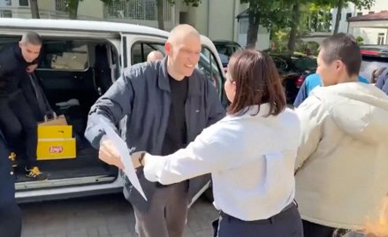 Państwo Cichanouscy wreszcie się spotkali (kadr z nagrania)