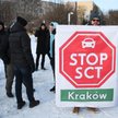 Ogólnopolski protest przeciwko krakowskiej Strefie Czystego Transportu przed Muzeum Narodowym w Krak