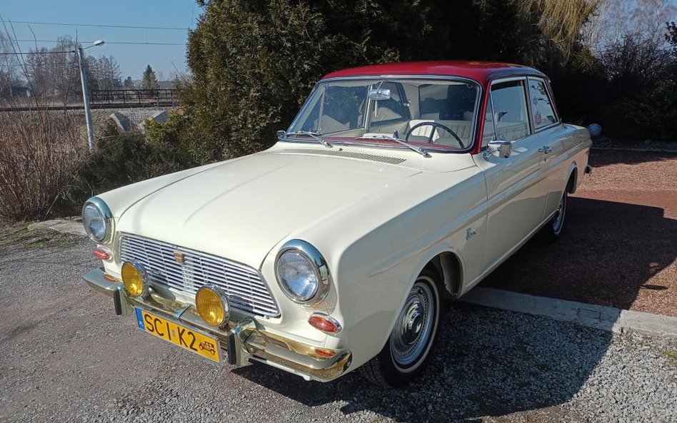 Niemal 60-letni Ford Taunus jest już oficjalnie zabytkiem na żółtych tablicach.