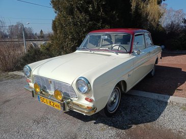 Niemal 60-letni Ford Taunus jest już oficjalnie zabytkiem na żółtych tablicach.