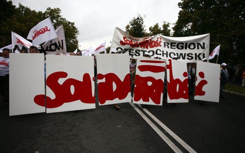 Fala protestów zalewa Polskę