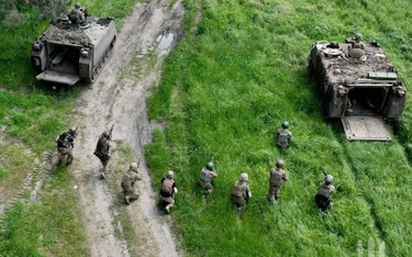 Ukraińscy żołnierze w czasie ćwiczeń